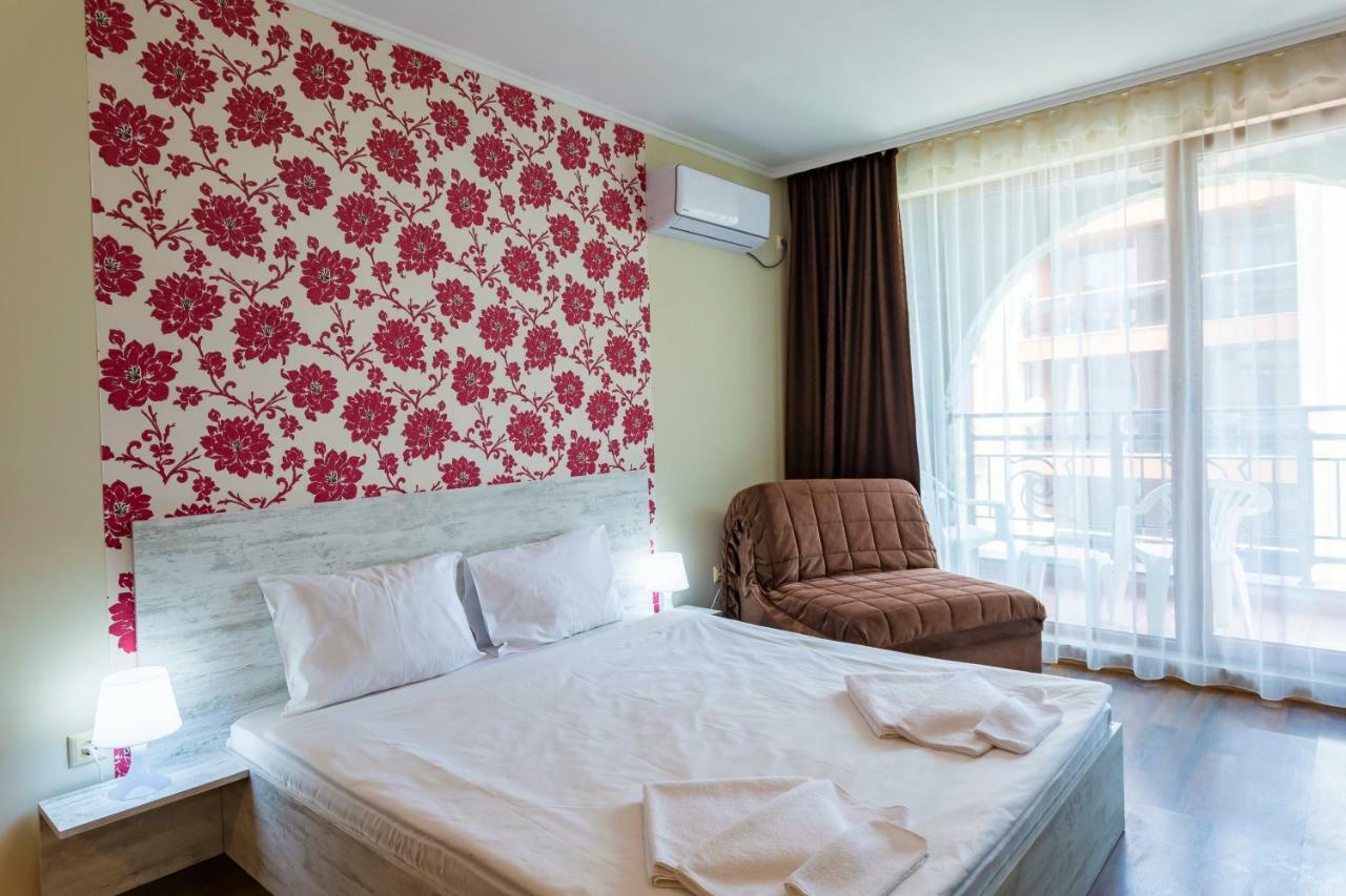 Rose Gardens Apart Hotel Pomorie Exteriör bild