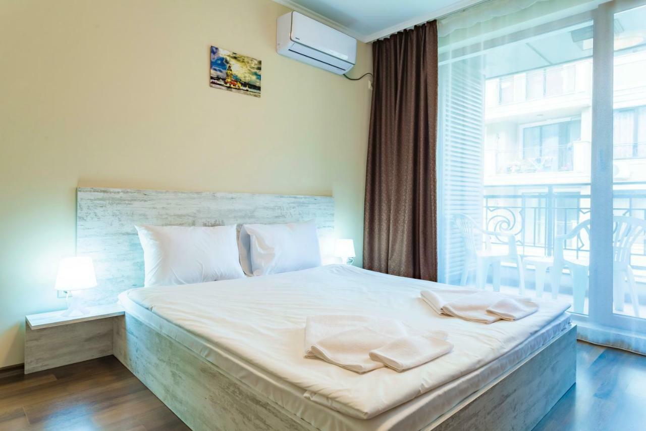 Rose Gardens Apart Hotel Pomorie Exteriör bild