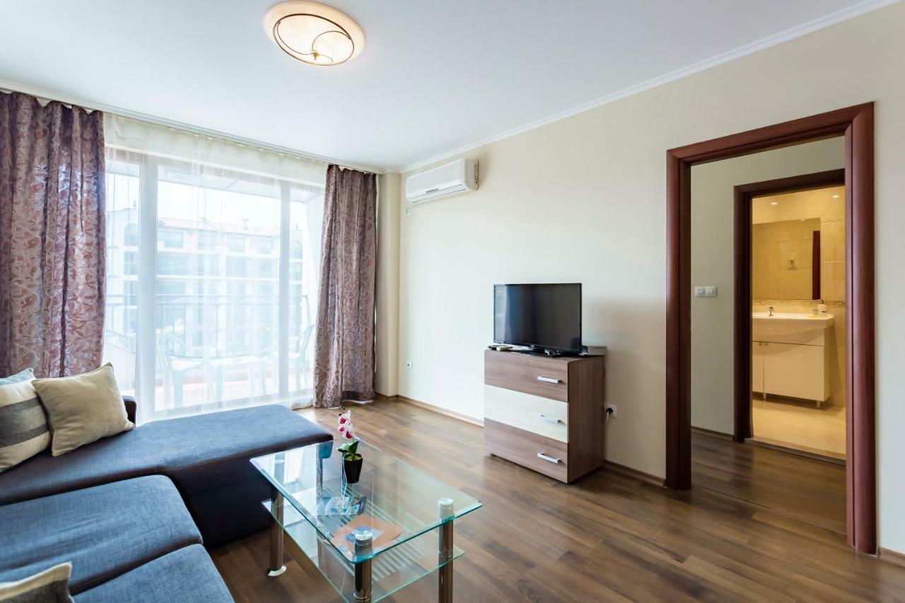 Rose Gardens Apart Hotel Pomorie Exteriör bild