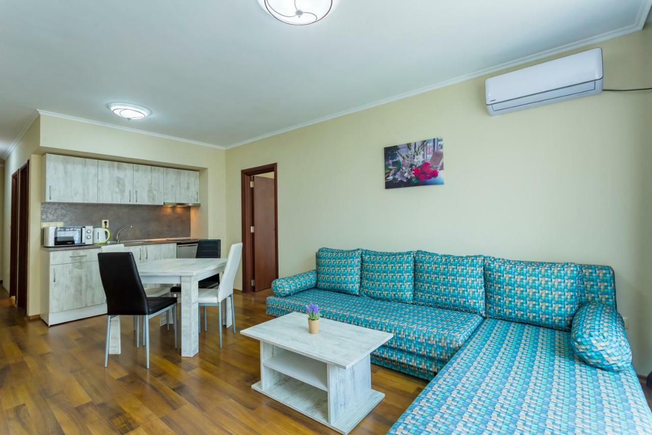 Rose Gardens Apart Hotel Pomorie Exteriör bild
